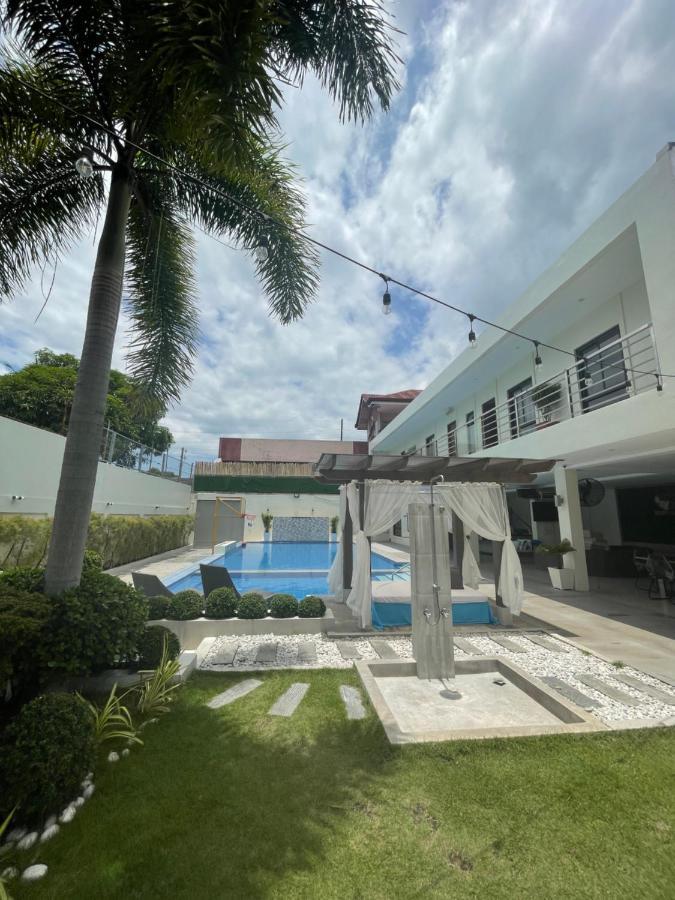 Ezekiel'S Private Hot Spring Resort Calamba  Exterior photo