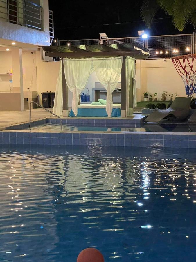 Ezekiel'S Private Hot Spring Resort Calamba  Exterior photo